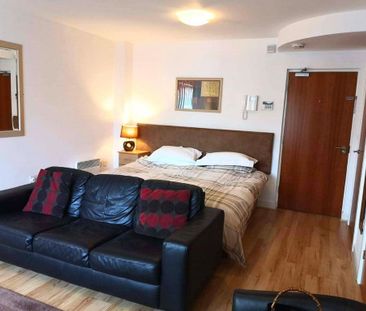 Studio to rent - Photo 3