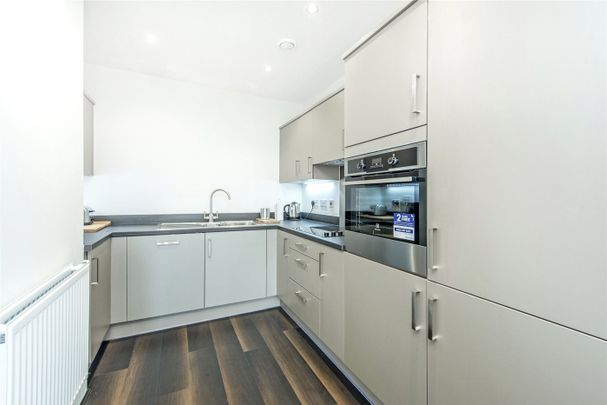 Boundaries Road, London, SW12 - Photo 1