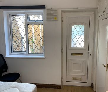 Norwood Road, Southall - Photo 1