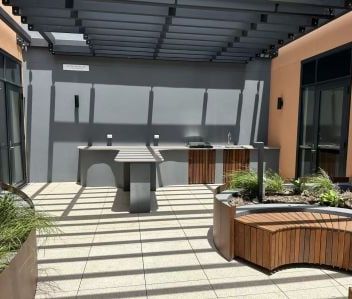 Brand New Luxury and Light filled 2 bedroom apartment in Green Square - Photo 4