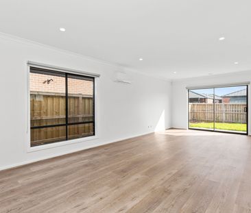 Perfect Blend of Modern Living & Family Comfort! - Photo 4