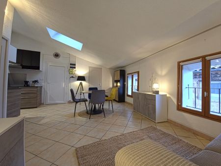 Location Appartement 2 pièces 43m² POURRIERES 83910 - Photo 2