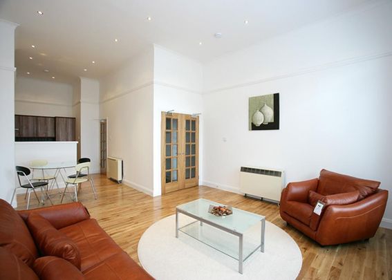 3 bedroom flat to rent - Photo 1