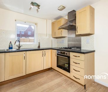 2 bedroom coach house to rent - Photo 2