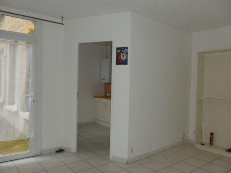 Appartement de type 2 de 38m2 , secteur St Rémy, petite monopropriété calme, disponible fin janvier. - Photo 5