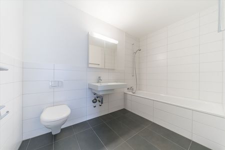 "Topmoderne Wohnung direkt beim Bahnhof Suhr" - Photo 3