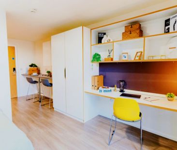 Gold Plus Studio (Cardiff Bay South View) - Photo 1