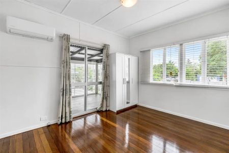 4 Salkeld Street, Tarragindi QLD 4121 - Photo 2