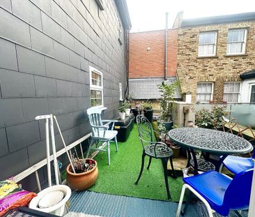 2 bedroom flat to rent - Photo 3