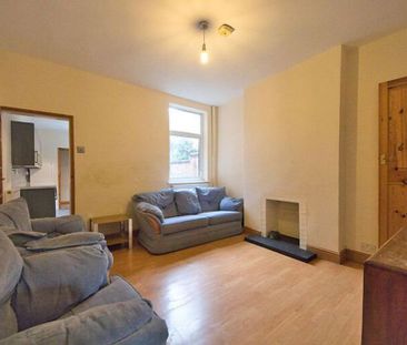 4 bedroom terraced house to rent - Photo 1