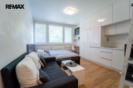 Pronájem bytu 1+kk a garsoniéry 21 m², Dělnická 803, Kolín - Fotografie 2