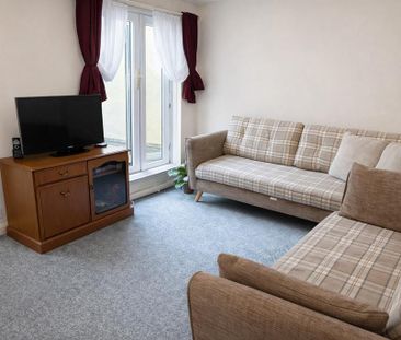 1 bedroom in a house share to rent - Photo 3