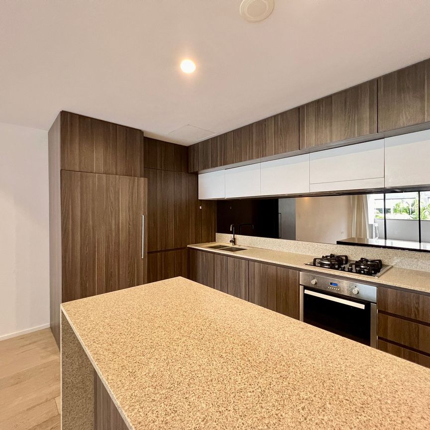 Luxurious 3 bedrooms Living in Camperdown's Heart - Photo 1