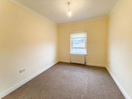18 Berkeley Hall Square, Lisburn, BT27 5TB - Photo 2