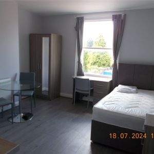 Student Properties to Let - Photo 2