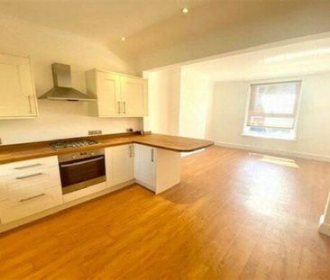 Waterloo Road, Freemantle, SO15 - Photo 3