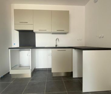 Location Appartement 2 pièces 39m² ARLES 13200 - Photo 5