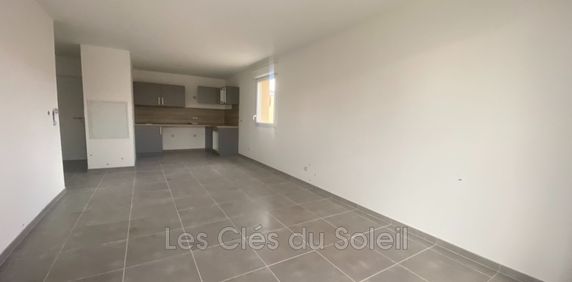 Location appartement 3 pièces 59 m² Brignoles - Photo 2