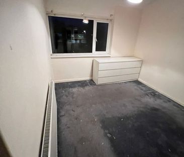 3 Bed Terraced House, Thornfield Grove, M38 - Photo 5