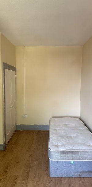 Bedsit, Stuart Crescent, N22 - Photo 1