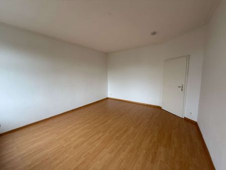 Helle 4 Zimmerwohnung mit Balkon in Stadtnähe - Photo 2