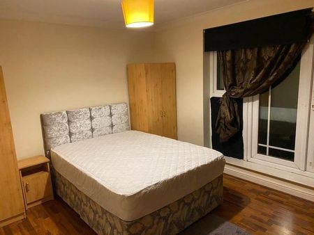 4 Bed Terraced House, Yew Street, M15 - Photo 3