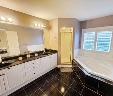 For Lease - 31 Green Meadow Crescent Unit# Upper Level, Richmond Hi... - Photo 1