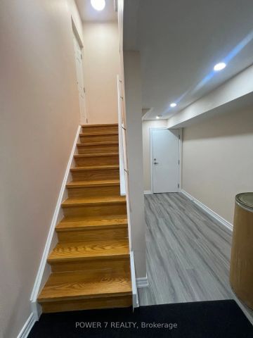 Detached Home For Lease | N9231725 - Photo 2