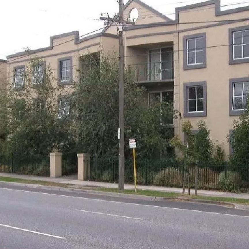 Malvern East - Photo 1