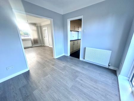 Prenton Village Road, Prenton - Photo 4