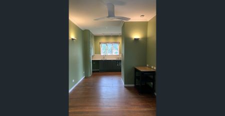 Recently Renovated Studio Apartment – Prime Location - Photo 5