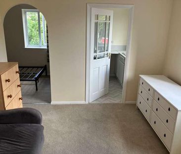 Greenslade Road, Barking, IG11 - Photo 3