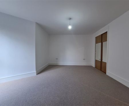 Flat 3, Milton Road Library, Cambridge - Photo 2