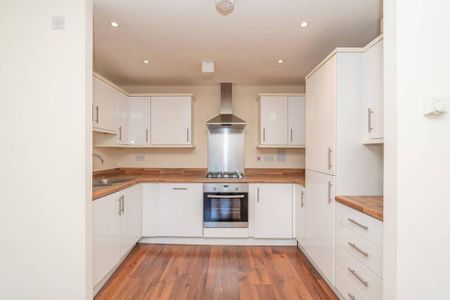 2 bedroom flat to rent - Photo 3