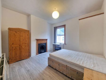 4 bedroom terraced house to rent - Photo 4