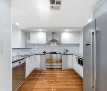 Oversized Duplex with Modern Interiors - Photo 5