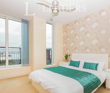 2 bedroom apartment to rent Brecon House, The Canalside, Portsmouth... - Photo 3