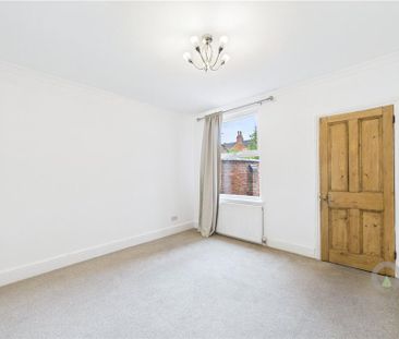 2 bedroom terraced house to rent - Photo 6