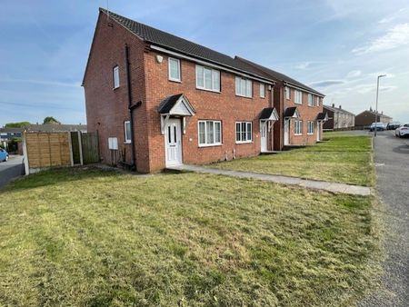 Modern Brick Built 3 Bedroom Semi Detached Close to Motorways, Trains and Bus Links - Photo 4