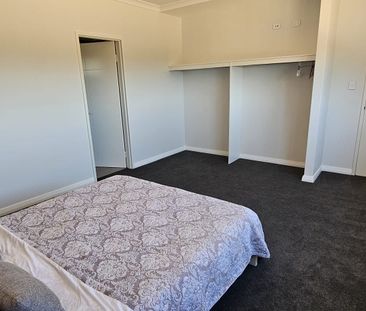 Baskerville - Photo 2