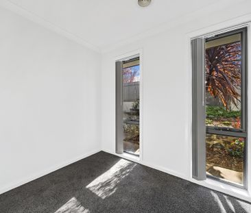 94A Mary Gillespie Avenue, Gungahlin ACT 2912 - Townhouse For Rent ... - Photo 4