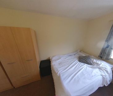 Orchard Lodge, Hyde Park, LS6 2EN, Leeds - Photo 3