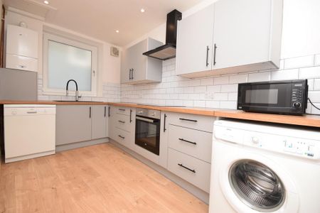 2 bedroom apartment to rent - Photo 3