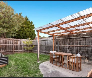 Single-Level Living in a Convenient Location - Photo 5