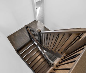 For Lease - 47 BENSLEY Lane, Hamilton, Ontario - Photo 2