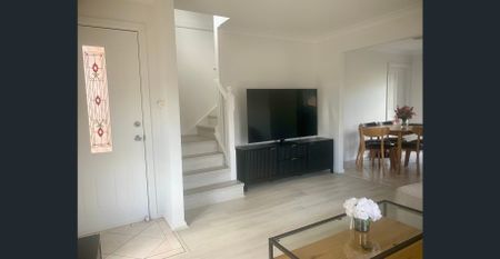 Well Maintained 2 Bedroom Townhouse - Photo 2