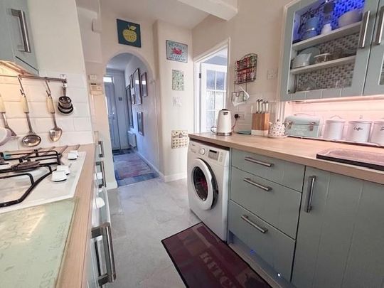 2 bedroom terraced house to rent - Photo 1