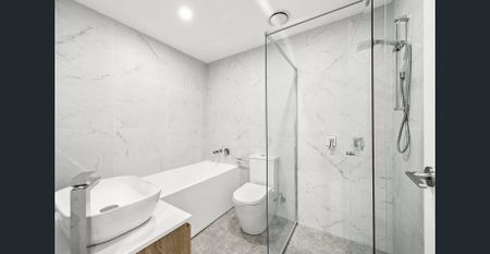 LUXURIOUS 3 BEDROOM APARTMENT - Photo 3