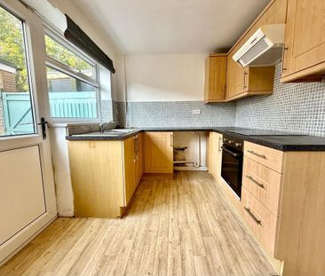 3 bedroom terraced house to rent - Photo 1