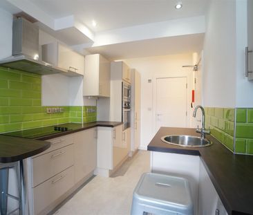 Apartment 3 (Afal Gwyrdd), 121 High Street - Photo 1